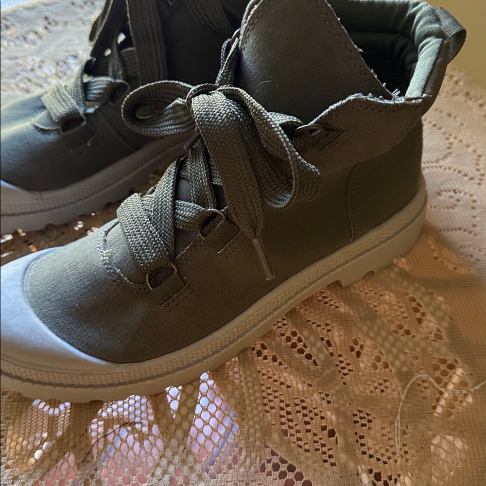 Rocket Dog Olive High-Top Lace-Up Boots - Picture 2 of 4